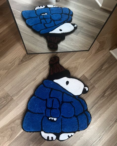 Another Etsy commission done! Made as a gift. Super cute and a fun piece to make. #snoopy #rug #rugs #peanuts #peanutsgang #christmas #winter #gift #giftideas #giftidea #tufting #tufted #art #artistic #artistsoninstagram #rugsofinstagram #cute #fuzzy #christmasdecor #homedecor #holidays #pufferjacket Snoopy Rug, Tufted Art, Men Room, Diy Framed Art, Tuft Rug, Tufting Ideas, Tufting Diy, Funky Rugs, Rug Christmas