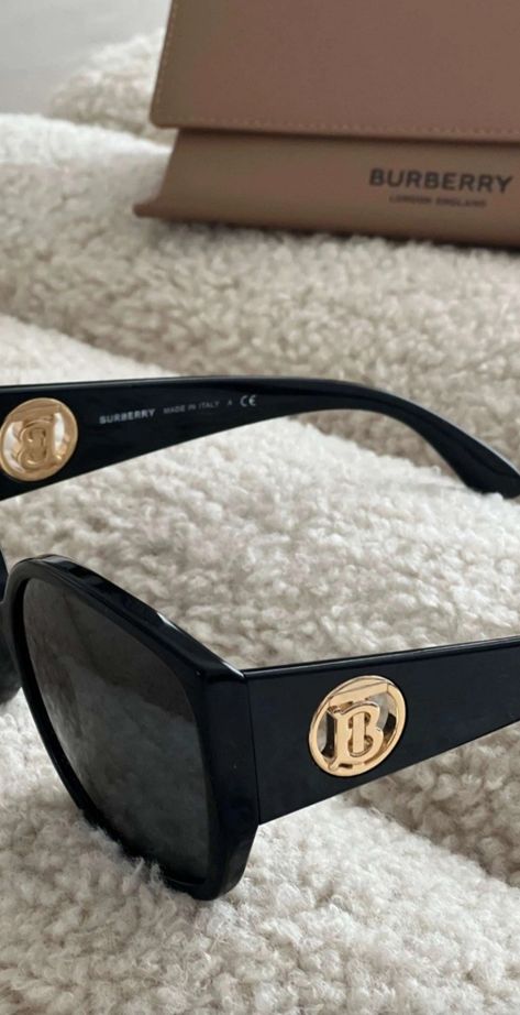 Kim K Sunglasses, Burberry Shades, Burberry Sunglasses, Kim K, Cool Sunglasses, Katy Perry, Photo Dump, Spring Fashion, Sunnies