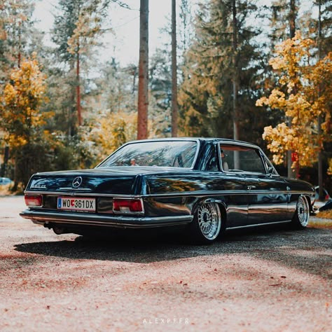 Mercedes-Benz W114 coupe #mercedes Old Mercedes Benz Vintage, Old Mercedes Benz, W123 Mercedes, W114 Coupe, Mercedes Benz W123, Benz Coupe, Mercedes W114, Mercedes W126, Mercedes Benz Coupe