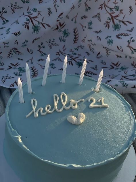 January Birthday Cake Ideas, Hello 21 Birthday Cake, 21st Birthday Instagram Story, Blue Birthday Party Aesthetic, 21sr Birthday Cakes, Hello 21 Birthday, 21st Bday Cake, 21st Birthday Wishes, Cake Designs For Girl