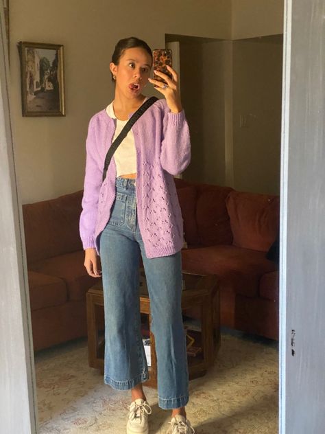 Pants And Shirt Outfit, Lavender Blouse Outfit, Blouse And Jeans Outfit, Purple Jeans Outfit, Purple Cardigan, Camila Morrone, Oufits Casual, Outfit Goals, College Outfits