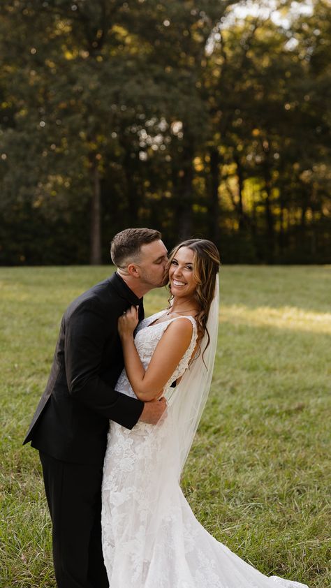 Backyard Wedding In Tennessee | Couples Posing Ideas | Nashville Wedding Photographer | This backyard spring wedding was filled with outdoor wedding ceremony ideas and intimate moments. Get inspired by wedding dress photo ideas, bridal photo inspiration, outdoor wedding photo ideas and playful bride and groom photography. Book Cayleigh for your wedding at cayleighely.com Fall Wedding Poses Photo Ideas, Backyard Wedding Photoshoot, Backyard Wedding Reception Photos, Backyard Wedding Ceremony Photography, Backyard Wedding Picture Ideas, Wedding Photo Ideas Country, Backyard Wedding Portraits, Outdoor Wedding Ceremony Photography, Backyard Wedding Photos