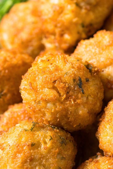 Crab Balls Recipe, Healthy Crab Cakes, Crab Cake Bites, Crab Balls, Baked Crab Cakes, Canned Crab Meat, Crab Appetizer, Baked Crab, Mini Crab Cakes