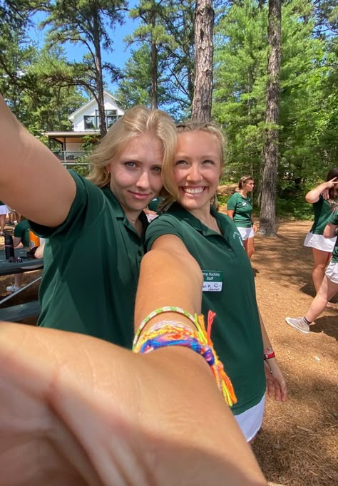 Camp Group Activities, Summer Camps Aesthetic, Camp Counsler Aesthetic, Summer Camp Asthetics, Camp Councilor Aesthetic, Summer Camp Cabin Decor, Camp Staff Aesthetic, Day Camp Counselor Aesthetic, Summer Camp Picture Ideas