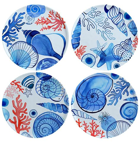 Painted Plates, Ceramic Dinnerware, China Painting, Art And Illustration, Plate Design, Ceramic Design, Fish Art, Pottery Painting, Porcelain Painting