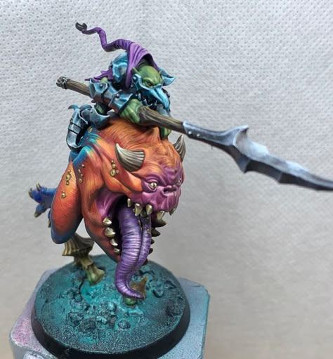 Gloomspite Gitz Paint Scheme, Warhammer Squig, Warhammer Goblin, Bust Painting, Warhammer 40k Rpg, Creature Sculpture, Gloomspite Gitz, Dnd Mini, Warhammer Miniatures