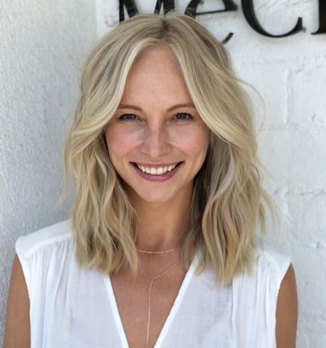 Ash Blonde Choppy Lob Trendy We Fryzurach, Wispy Hair, Shoulder Length Bob, How To Cut Bangs, Balayage Blonde, Modern Haircuts, Lustrous Hair, Lob Haircut, Haircuts For Fine Hair