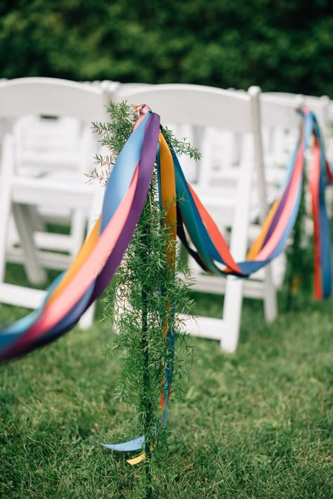 Simple Eclectic Wedding Decor, Midsommar Themed Wedding, Decorate With Ribbon, Ribbons Wedding, Whimsical Wedding Centerpiece Diy, Wedding Ribbon Decorations, Ribbon Isle Wedding, Colorful Bohemian Wedding, Ribbons At Wedding