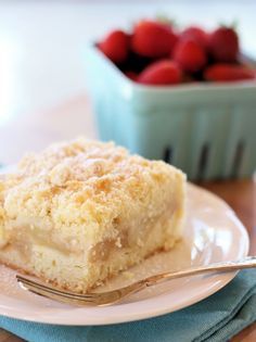 Apple Slice Recipe, Apple Crumble Cake, Apple Slice, A Spoonful Of Sugar, Apple Cake Recipes, Slices Recipes, Crumble Topping, Apple Crumble, Apple Desserts