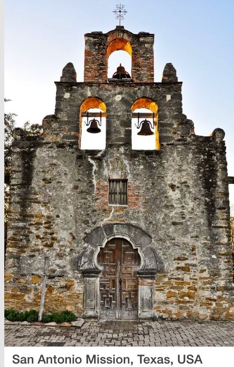 Texas History Southwest Architecture, Latin Culture, San Antonio Missions, Elopement Destinations, Davy Crockett, Texas Photography, Into The West, Texas History, Country Church