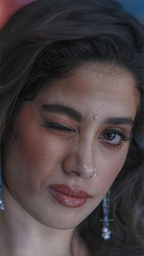 Jahnvi Kapoor Hot Look, Janhvi Kapoor Hot, Jahnvi Kapoor, Janvi Kapoor, Janhvi Kapoor, Big Nose Beauty, Long Hair Images, Stylish Actresses, Beautiful Lipstick