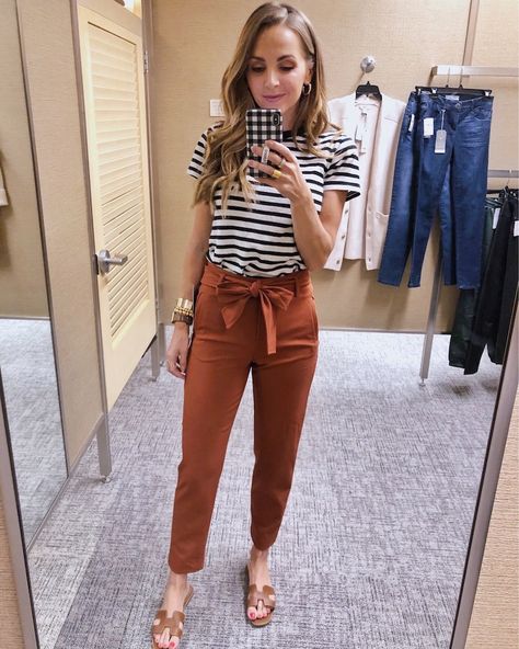 Rust Tie front pants with striped tee Colored Pants Outfits, Slacks Outfit, Class Outfits, Business Casual Outfits For Work, Event Outfit, Casual Work Outfits, Beauty And Fashion, Work Outfits Women, Dark Forest