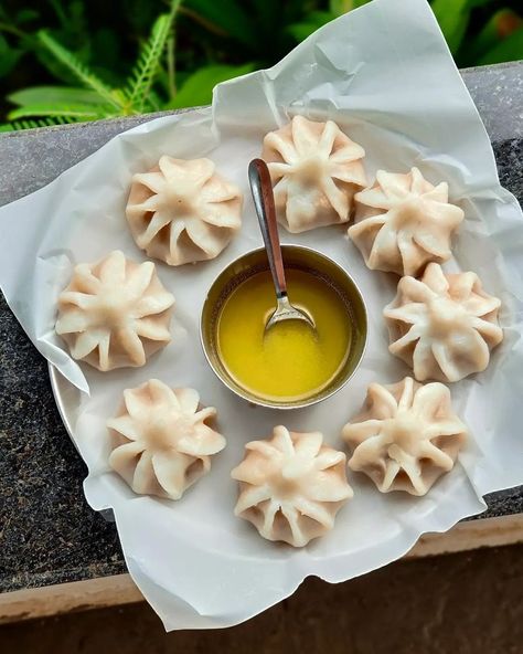 Ukdiche Modak- A Maharashtrian sweet dish relished by many specially when combined with a teaspoon of ghee. Credits - @reviewraani Ukdiche Modak Photography, Modak Sweet Photography, Modak Sweet, Ukdiche Modak, Marathi Culture, Sweet Photography, Sweet Dish, Elegant Birthday Cakes, Elegant Birthday