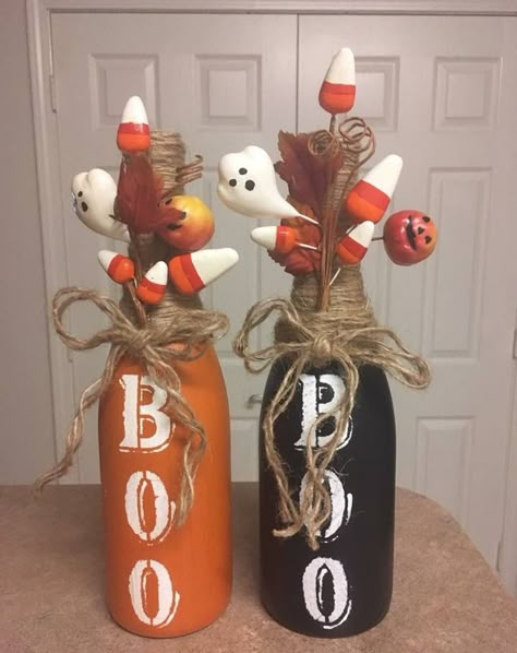 Halloween Wine Bottle Crafts, Halloween Wine Bottles, Holiday Wine Bottles, Painted Bottles, Halloween Bottles, Halloween Wine, Wine Craft, Wine Glass Crafts, Wine Bottle Diy Crafts