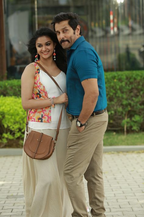 Famous Child Actors, Chiyaan Vikram, Cute Celebrity Couples, Keerthy Suresh, Keerthi Suresh, Bollywood Couples, Movie Industry, Tamil Cinema, Lift And Carry