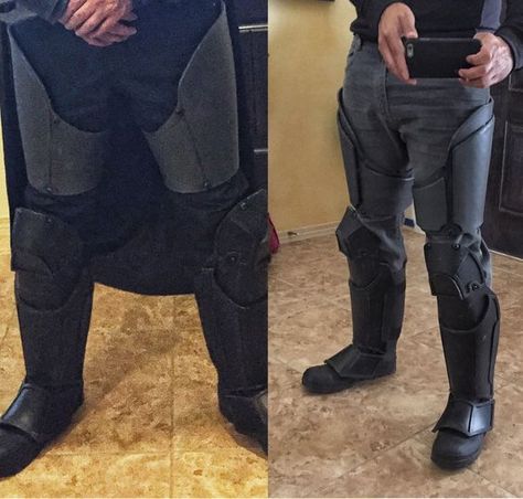 Added some much needed bulk too the leg armor. Here is a comparison photo.  Batman Arkham Origins homemade costume cosplay DIY eva foam: Diy Eva Foam, Destiny Cosplay, Nightwing Cosplay, Batman Diy, Foam Diy, Leg Armor, Armadura Cosplay, Mandalorian Cosplay, Robot Costumes