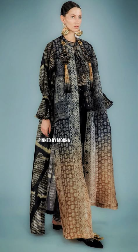 Biyan Fashion, Biyan Wanaatmadja, Indonesian Fashion, Kebaya Modern Dress, Mode Kimono, Ladies Blouse Designs, Batik Fashion, Effortlessly Chic Outfits, Abaya Designs