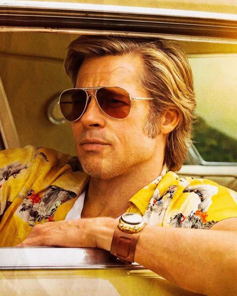 Brad Pitt: “Once Upon a Time in Hollywood...” Brad Pitt Hairstyles, Mens Haircuts Thick Hair, Brad Pitt Haircut, Brad Pitt Hair, Leonardo Dicaprio Girlfriend, Film Cult, Pilot Glasses, Joe Black, Margaret Qualley