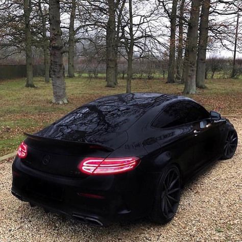 Mood #blkvis ______ #mercedesbenz #benz #c63 #amg #car #cars #instacar #cargram #supercar Cars Essentials, Decorating Car, Cars Decorations, Mercedes Auto, Luxe Auto's, Car Inside, Cars Accessories, Accessories Aesthetic, Aesthetic Car