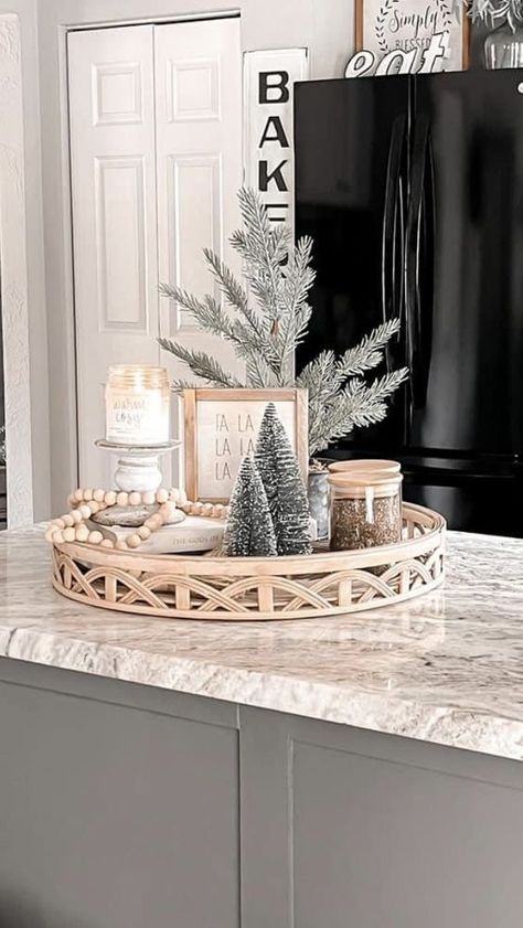 Diy Christmas Door Decorations, Christmas Coffee Table Decor, Diy Christmas Door, Christmas Tray, Christmas Decor Inspiration, Christmas Themes Decorations, Christmas Decorations For The Home, Winter Home Decor, Christmas Door Decorations