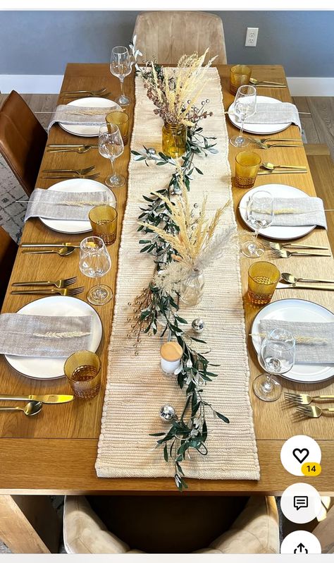 Admirable Quotes, Wedding Twilight, New Years Eve Table Setting, Whiskey Barrel Decor, Hunting Wedding, Gala Ideas, Garden Bridal Showers, Cowgirl Party, Dinner Decoration