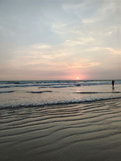 Kokan , divaegar beach sunset  (India) Indian Beach Photos, Kokan Nature, Beach Photo, Selfie Ideas, Cute Selfie Ideas, Beach Photos, Beach Sunset, Nature Photography, India