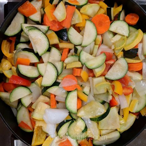 Ratatouille without eggplant (aubergine) | French | nicolaspujol.com Ratatouille No Eggplant, Ratatouille Without Eggplant, Rattatouie Recipe, Recipe Using Carrots, Easy Ratatouille, Garlic Honey, French Recipe, Ratatouille Recipe, Canning Diced Tomatoes