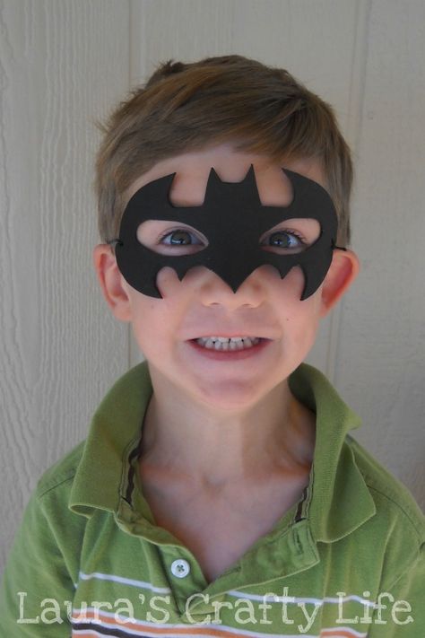 For my son’s Lego Batman party, I made super hero capes and batman masks to go in the treat bags. They were able to wear these at the party and then take them home. These were so easy to make and really did not take too much time. How to: Batman Mask Supplies needed: Black craft foam (2mm thick) Black round cord elastic Scissors Small hole punch Cardstock to use for template Step One: Print . . . Continue reading → Diy Batman Mask, Batman Mask Template, Batman Crafts, Batman Costume For Kids, Diy Superhero Costume, Batman Costume Diy, Diy Batman, Lego Batman Birthday, Batman Diy