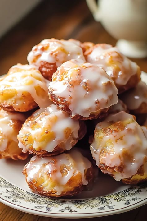 Apple Fritter Bites - Insanely Good Apple Fritter Recipes Easy, Oven Apple Fritters, Apple Fritters Bites Recipe, Apple Easy Recipes, Amish Apple Fritters Recipe, Fall Scones Recipe, Healthy Fried Apples, Diy Pastries, Apple Pastry Recipes