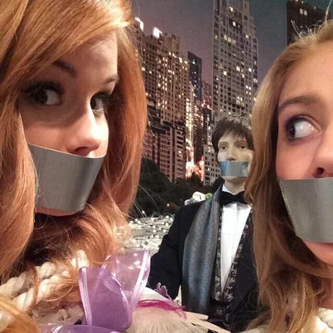 G Hannelius / Debby Ryan Creepy Connie, Jessie Aesthetic, Cast Of Jessie, Ravi Ross, Jessie Cast, Zuri Ross, Jessie Prescott, Genevieve Hannelius, Karan Brar