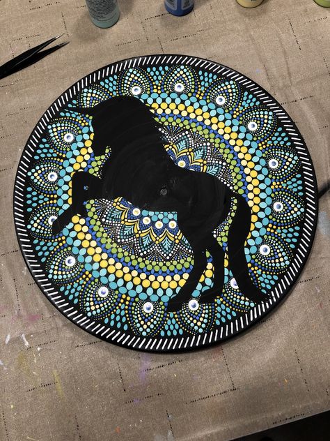 Unicorn Dot Painting, Horse Dot Painting, Mandala Horse, Aboriginal Art Symbols, Doodle Art Drawing, Mandala Art Lesson, Dot Mandala, Mandala Dots, Dot Art Painting