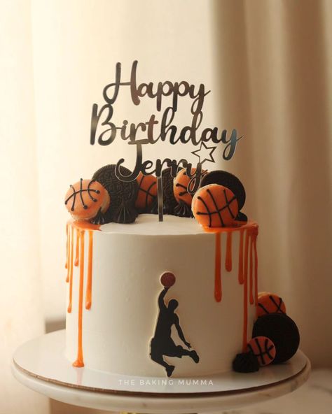 From the court to the cake! 🏀🍰 Celebrating Jerry's love for basketball with this custom-designed cake that perfectly captures his passion for the game. Handcrafted basketball macarons, Oreo accents to enhance the look. #HomeBaker #BasketballCake #CustomCakes #CakeArt #CelebrateWithCake Basketball Macarons, Basketball Cakes Ideas, Basketball Cake Design, Basketball Court Cake, Basketball Cake Ideas, Basketball Birthday Cake, 15th Birthday Cakes, Baby First Birthday Themes, Basketball Cake