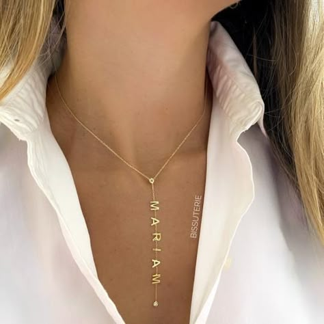 Necklace Name Design, Minimalist Necklace Gold, Gold Earrings Models, Fancy Jewelry Necklace, Modern Gold Jewelry, Pretty Jewelry Necklaces, Gold Rings Fashion, Gold Jewellery Design Necklaces, Classy Jewelry