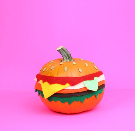 DIY Burger Pumpkin // #halloween #pumpkin #pumpkindecorating #burger #burgerpumpkin #diy #diycrafts #fallcrafts #halloweencrafts #pumpkincarving #pumpkinideas #dreamworkstv Burger Pumpkin Painting, Cheeseburger Pumpkin Painting, Burger Pumpkin Decorating, Burger Pumpkin, Pumpkin Burger, Pumpkin Contest, Pumpkin Designs, Halloween Pumpkin Designs, Holiday Deco