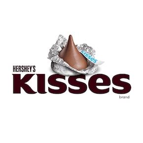 REESE’S Peanut Butter and Chocolate Candy | HERSHEY’S Rolo Pretzel, Butter Dessert Recipes, Reeses Candy, Rolo Candy, Rolo Pretzels, Hersheys Kisses, Peanut Butter Dessert Recipes, Peanut Butter Dessert, Snack Hacks