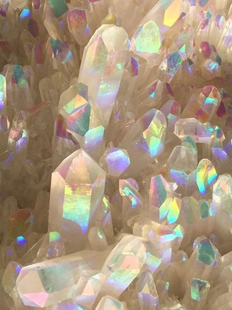 Crystal Wallpaper, Crystal Iphone Case, Crystal Vibes, Crystal Aesthetic, Aura Crystals, Angel Aura Quartz, Unicorn Horn, Mineral Stone, Crystal Gems