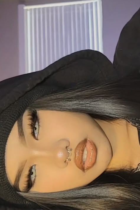 Make Up For Birthdays, Chavvy Makeup, Mafia Makeup, Highschool Makeup, Baddie Makeup Looks, Streetwear Makeup, Instagram Baddie Makeup, Makeup Baddie, Latina Makeup Looks