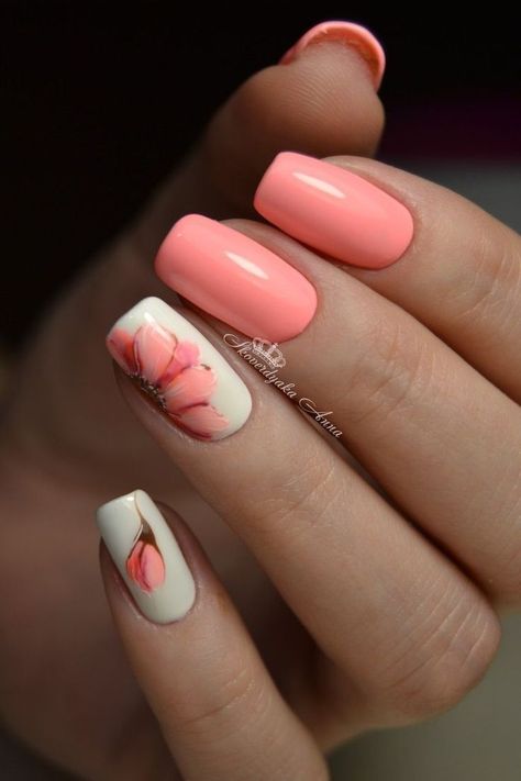 Gucci Nails, Peach Nails, Pretty Nail Art Designs, Short Acrylic Nails Designs, Nail Designs Glitter, Classy Nails, Floral Nails, Fancy Nails, Chic Nails