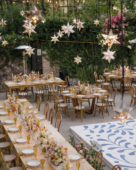 Your Wedding Aesthetics | A Vibrant and Elegant Wedding in San Miguel de Allende✨ Katherine and Kyle celebrated their union in the picturesque town of San Miguel de… | Instagram Reception Design Ideas, Wedding Reception Tables Centerpieces, Long Table Wedding, Dream Wedding Reception, Wedding Reception Table Decorations, Wedding Reception Fun, Wedding Aesthetics, Wedding Reception Design, Garden Wedding Reception