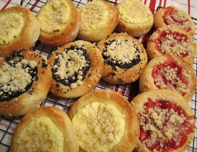 Czech Desserts, Kolache Recipe, Slovak Recipes, Cut Recipe, Czech Recipes, Bread Machine Recipes, Polish Recipes, European Food, Bread Machine