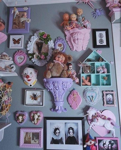 Pastel Goth Lamp, Pastel Gothic Room, Creepy Cute Room Decor, Pastel Goth Apartment, Pastel Goth Living Room, Creepy Cute Bedroom, Pastel Goth Bathroom, Pastel Goth Room Ideas, Pastel Goth Bedroom