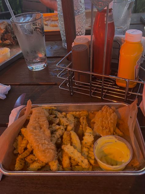 Chicken Tender Aesthetic, Chicken Tenders Aesthetic, Chicken Tenders Dinner, Chicken Tender, Dinner Restaurants, Chicken Strips, Girl Dinner, Daily Bread, Chicken Tenders