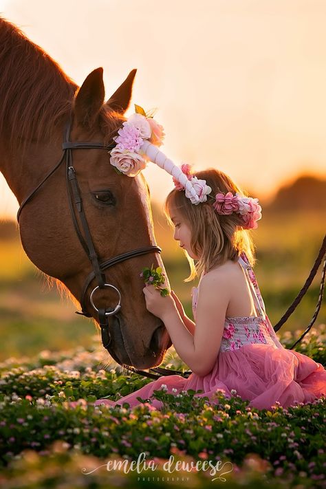 Unicorn shoot, Floral crown, horses Field Of Clovers, Equine Photography Poses, Unicorn Photo, Mini Photo Sessions, Lake Photoshoot, Unicorn Photos, Horse Ideas, Unicorn Pictures, Horse Birthday