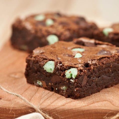 Chewy Mint Chocolate Brownies | Chew Out Loud Mint Chip Brownies, Mint Chocolate Brownies, Chocolate Chip Mint, Espresso Brownies, Chocolate Chip Brownies, Mint Brownies, Kinds Of Cookies, Mint Chocolate Chips, Chocolate Brownies