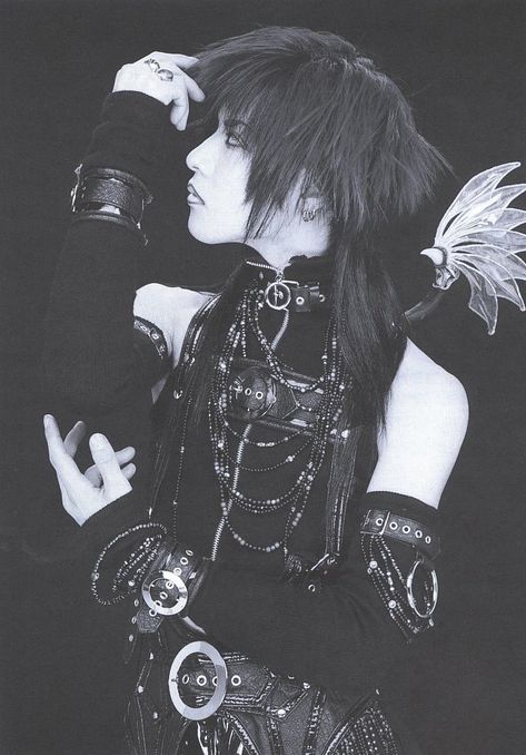 Toshiya Dir En Grey, Visual Kei Outfits, J Rock, Kei Visual, Kei Fashion, Dir En Grey, Aesthetic Outfit Ideas, Human Poses Reference, Aesthetic People