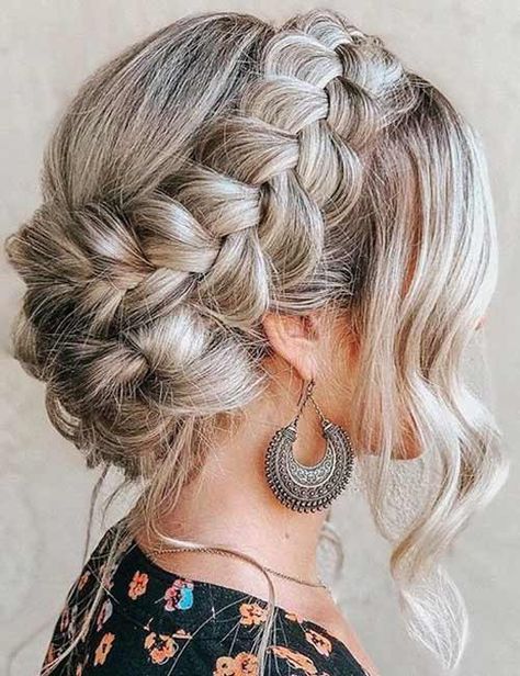 21 Beautiful Crown Braid Hairstyles - Page 3 of 7 - Inspired Beauty Different Types Of Braids, Crown Braid Updo, Sanggul Modern, Braid Updo, Boho Mode, Types Of Braids, Loose Braids, Quick Braided Hairstyles, Braids Hair