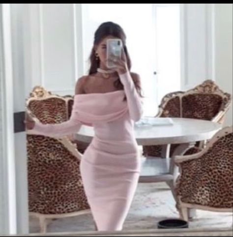 Light Pink Classy Dress, Pink Date Dress, Old Money Pink Dress, Pink Classy Dress, Prom Dresses Aesthetic, Long Sleeves Prom Dresses, Birthday Outfit Pink, Reign Fashion, Money Dress