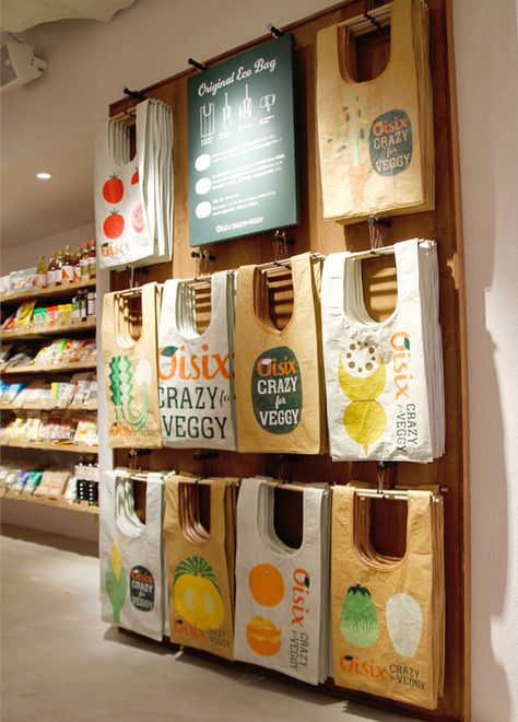 Bag Display Retail, Eco Bag Design, Ryo Takemasa, Zero Waste Store, Vegetable Shop, Grocery Store Design, Eco Store, Supermarket Design, Fruit Shop