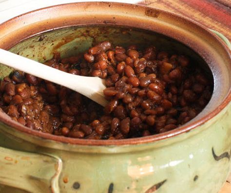 Slow Baked Beans With Molasses and Bacon Picnic Potluck Recipes, Canned Baked Beans, Beef Snacks, Slow Cooker Baked Beans, Baked Beans With Bacon, Beans With Bacon, Homemade Baked Beans, Slow Cooker Baking, Baked Beans Recipe