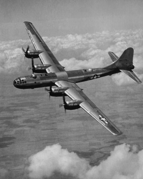 2 January 1945 - 46 American B-29 bombers based near Calcutta, India attacked a railroad bridge near Bangkok, Thailand and other targets in the area - 6 January - American B-29's bomb Tokyo again - Boeing B-29 Spuerfortress bomber. Wwii Fighter Planes, Wwii Fighters, Ww2 Planes, B 17, Vintage Aviation, Harbin, Wwii Aircraft, Ww2 Aircraft, Vintage Aircraft